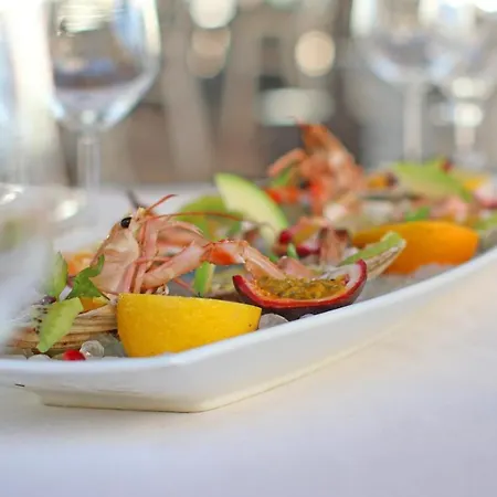 Porta Kavalja * Golem (Tirana)