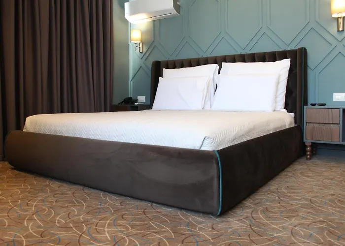 Porta Kavalja Golem (Tirana)