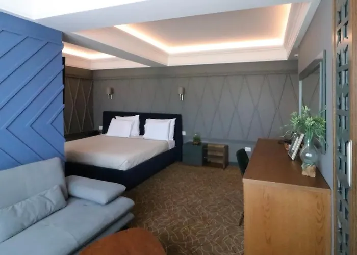 Porta Kavalja Hotel *