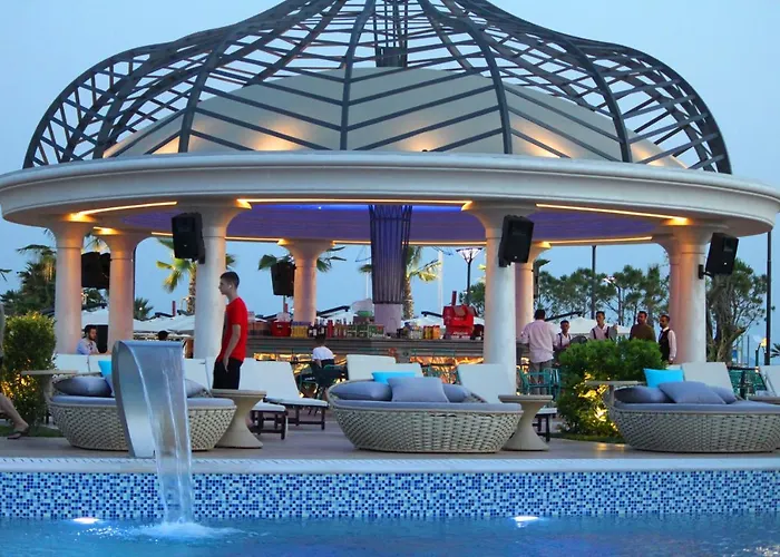 Porta Kavalja Hotell Golem (Tirana)