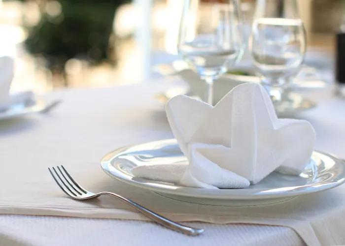 Porta Kavalja Hotell Golem (Tirana)