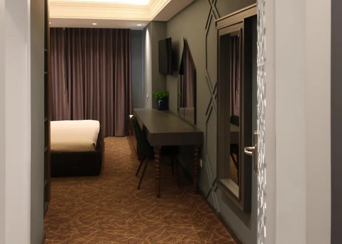 Porta Kavalja Hotell Golem (Tirana)